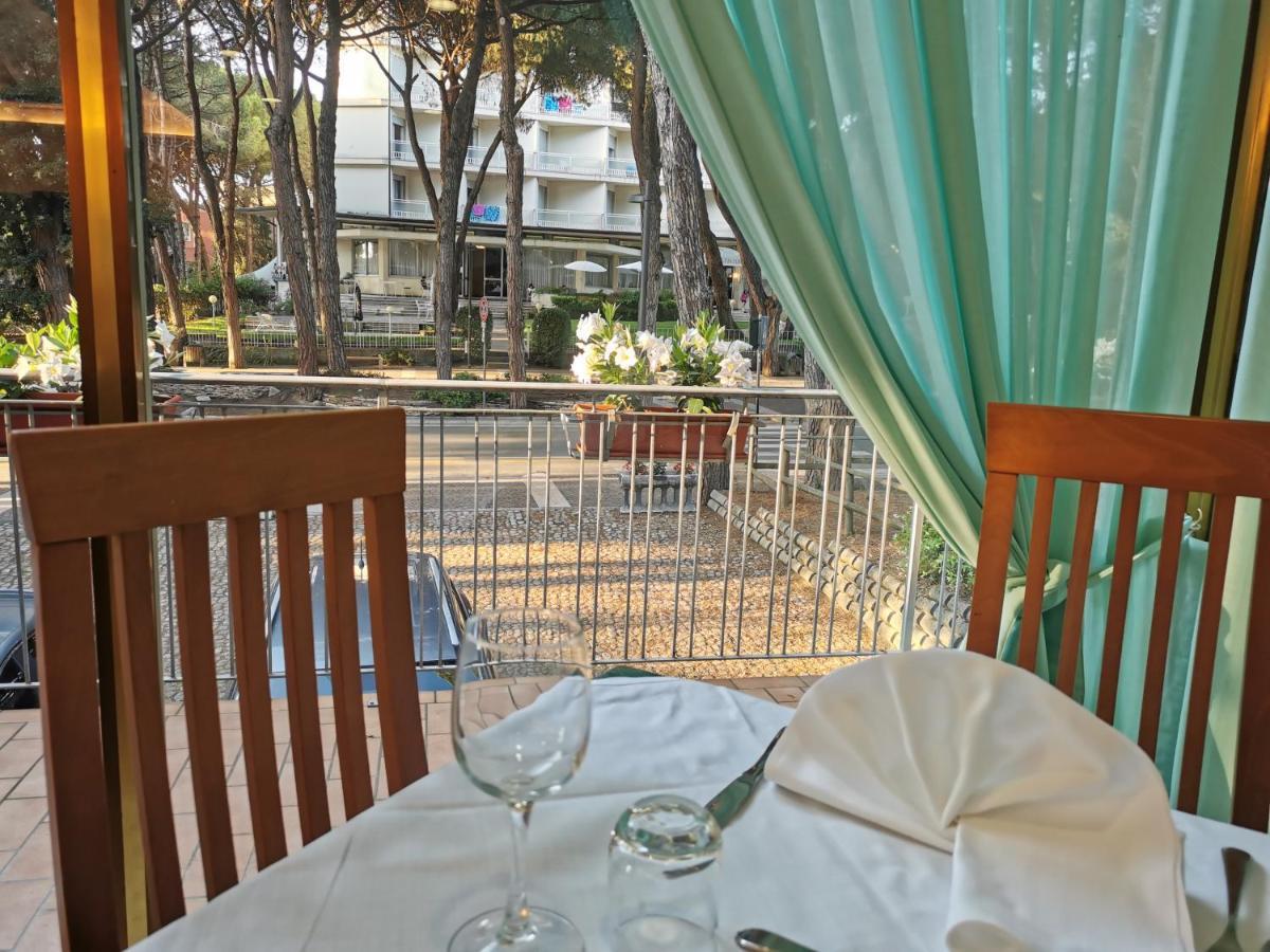 Hotel Pine Beach Розолина-Маре Экстерьер фото