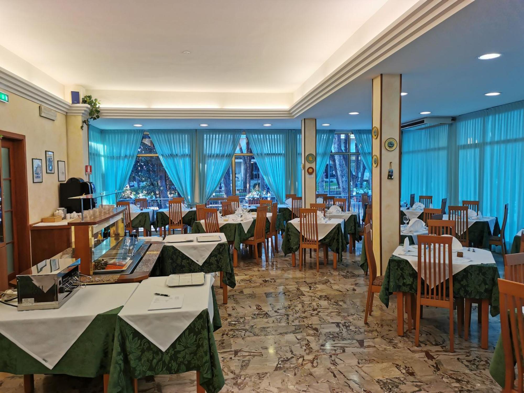 Hotel Pine Beach Розолина-Маре Экстерьер фото