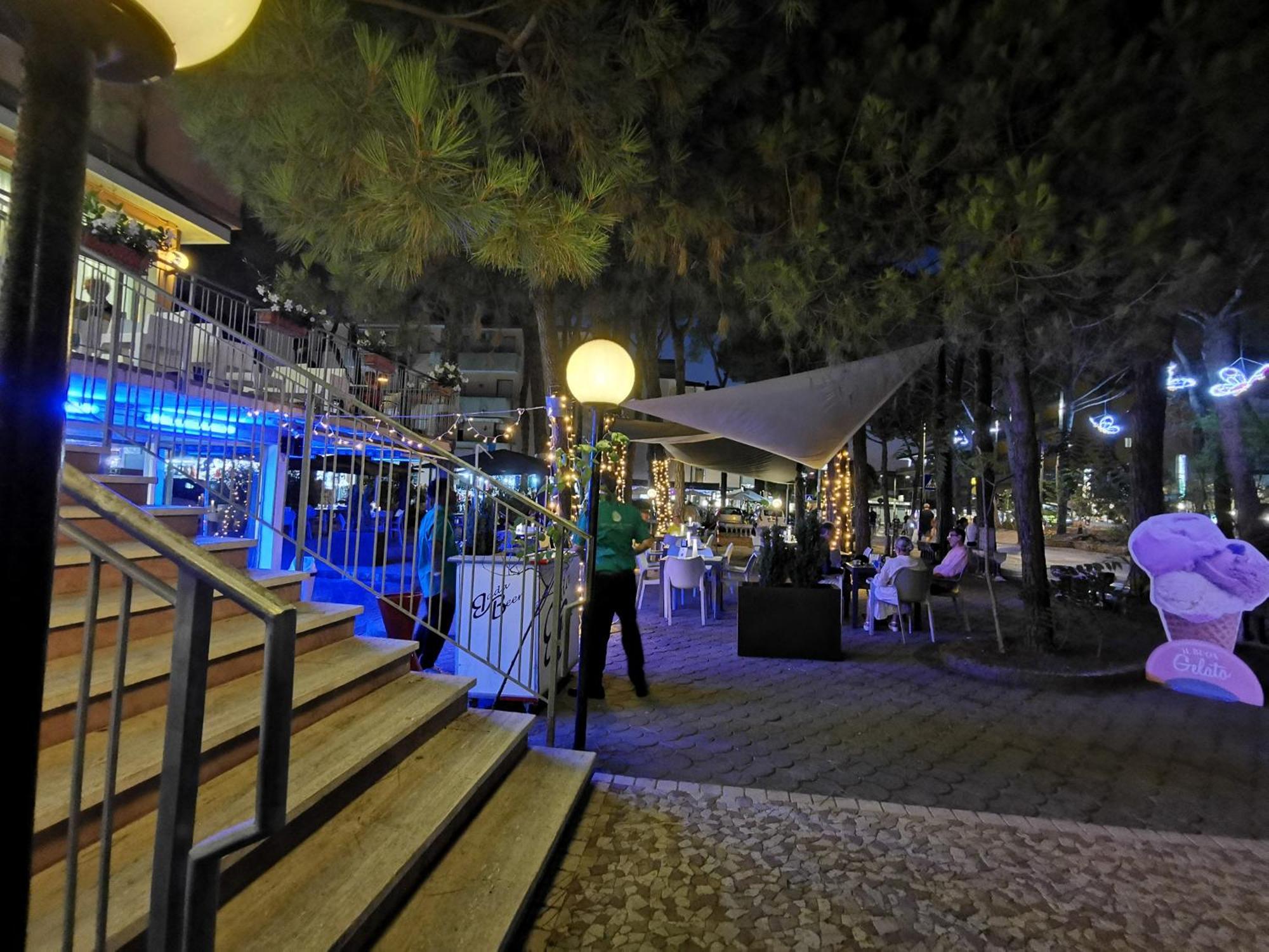 Hotel Pine Beach Розолина-Маре Экстерьер фото